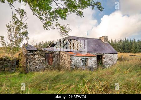 Derelict cottage à Croaghnageer dans le comté de Donegal - Irlande. Banque D'Images