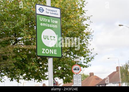 La zone ULEZ s'étend jusqu'à 18 fois plus grande que la zone centrale de Londres d'origine dans la route circulaire nord et sud, Londres Angleterre Royaume-Uni Banque D'Images