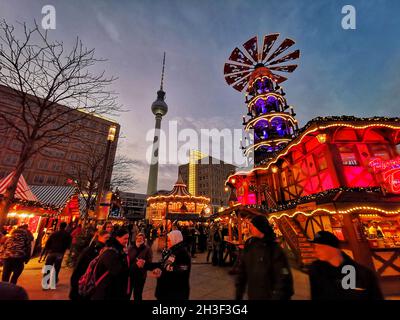 BERLIN, ALLEMAGNE - 16 décembre 2018 : vue sur les marchés de Noël de Berlin, Allemagne Banque D'Images