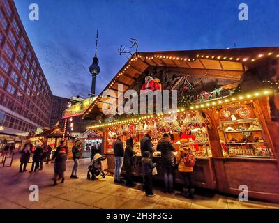 BERLIN, ALLEMAGNE - 16 décembre 2018 : vue sur les marchés de Noël de Berlin, Allemagne Banque D'Images