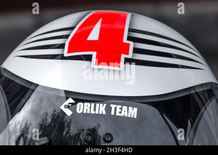 Radom, Pologne - 26 juin 2014 : journée d'ouverture de l'équipe d'Orlik Aerobatic - casque du pilote Banque D'Images