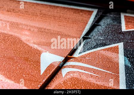 Biala Podlaska, Pologne - 22 juin 2014 : la journée portes ouvertes de la Ligue polonaise de l'aviation (Fundacja Legendy Lotnickwa) - XtremeAir XA-41 (SP-EED) aile avec raindrops Banque D'Images