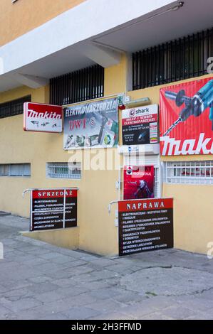 POZNAN, POLOGNE - 22 mai 2014 : l'entrée d'un atelier d'outillage Makita dans le quartier de Piastowskie Banque D'Images