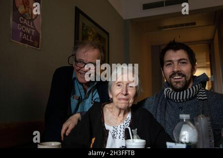 la famille qui s'en sort Banque D'Images