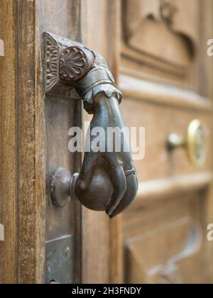 Ancienne porte de la maison de la villa française Banque D'Images