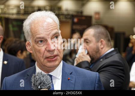Paris, France.27 octobre 2021.Ministre délégué chargé des petites et moyennes entreprises, Alain Griset participe à la Foire du chocolat à Paris, France. Banque D'Images
