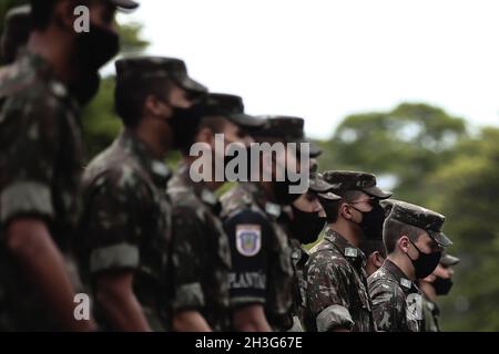 SP - Sao Paulo - 10/27/2021 - SAO PAULO, RENCONTREZ VOTRE PROGRAMME MILITAIRE - Cadets de l'Armée brésilienne à l'Ecole préparatoire des Cadets de l'Armée (EsPCEx) à Campinas, Sao Paulo, ce jeudi (28) .La visite au Commandement est due au &#x201c;Programme Know Your Army&#x201d; du Commandement militaire du Sud-est (CMSE), qui vise à renforcer les relations de l'Armée avec la société, en diffusant les actions et les particularités de la profession militaire.Photo: Ettore Chiereguini/AGIF/Sipa USA crédit: SIPA USA/Alay Live News Banque D'Images