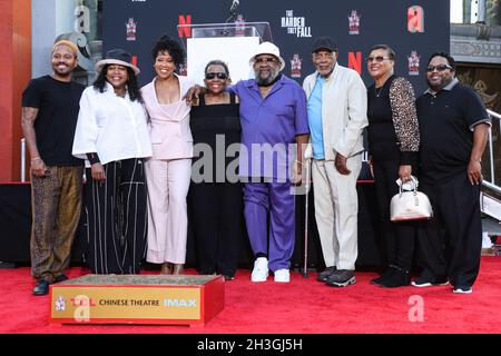 Hollywood, États-Unis.28 octobre 2021.HOLLYWOOD, LOS ANGELES, CALIFORNIE, États-Unis - OCTOBRE 28 : Ian Alexander Jr., Reina King, actrice Regina King, Gloria King et Thomas King assistent à la cérémonie de mise en scène de Regina King qui a eu lieu au Théâtre chinois de TCL IMAX piste le 28 octobre 2021 à Hollywood, Los Angeles, Californie, États-Unis.(Photo de Xavier Collin/image Press Agency/Sipa USA) crédit: SIPA USA/Alay Live News Banque D'Images