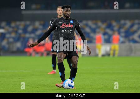 Napels, Italie.28 octobre 2021.NAPELS, ITALIE - OCTOBRE 28: Frank Anguissa de SSC Napoli pendant la série Un match entre SSC Napoli et le FC de Bologne au Stadio Diego Armando Maradona le 28 octobre 2021 à Napels, Italie (photo de Ciro Santangelo/Orange Pictures) crédit: Orange pics BV/Alay Live News Banque D'Images