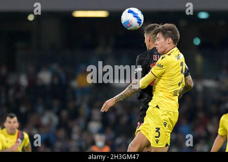 Napels, Italie.28 octobre 2021.NAPELS, ITALIE - OCTOBRE 28: Giovanni Di Lorenzo de SSC Napoli et Aaron Hickey de Bologne FC 1909 pendant la série Un match entre SSC Napoli et le FC de Bologne au Stadio Diego Armando Maradona le 28 octobre 2021 à Napels, Italie (photo de Ciro Santangelo/Orange Pictures) crédit:Orange pics BV/Alay Live News Banque D'Images