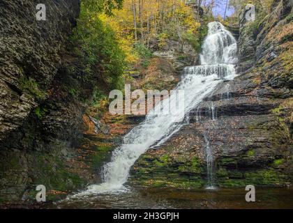 Dingmans Falls, Delaware Water Gap National Recreation Area, Dingmans Ferry, Delaware Township, Pike County, Pennsylvanie,États-Unis Banque D'Images