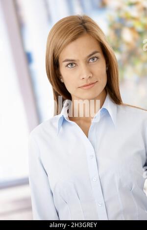 Portrait of pretty girl smiling Banque D'Images