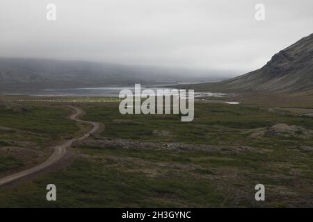 Route 939 en direction de Berufjör.SuÃ°ur-MÃºlasÃ½sla Banque D'Images