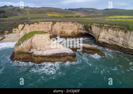 Shark fin Cove.L'une des meilleures plages de toute la Californie. Banque D'Images