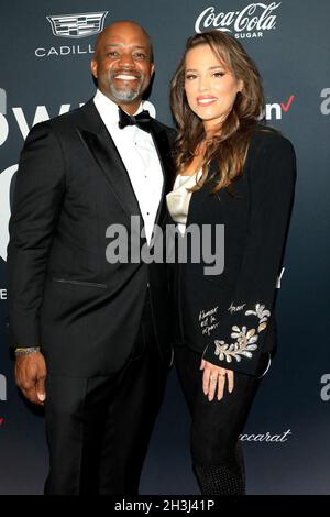 Los Angeles, Californie.23 octobre 2021.Adrian Smith, Valentina Castellon à l'occasion de la cérémonie de remise des prix ÉBÈNE Power 100, The Beverly Hilton Hotel, Los Angeles, CA 23 octobre 2021.Crédit : Priscilla Grant/Everett Collection/Alay Live News Banque D'Images