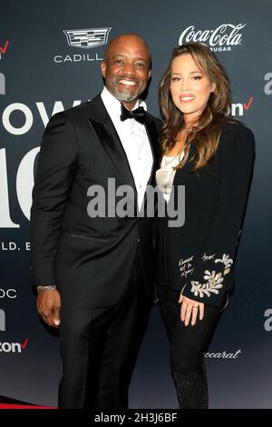 23 octobre 2021, Beverly Hills, CA, Etats-Unis: LOS ANGELES - OCT 23: Adrian Smith, Valentina Castellon au 2021 Ebony Power 100 à l'Hôtel Beverly Hilton le 23 octobre 2021 à Beverly Hills, CA (Credit image: © Kay Blake/ZUMA Press Wire) Banque D'Images