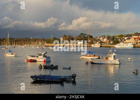 RIVIÈRE ODET ENTRE BENODET ET STE MARINE, PONT CORNOUAILLE, FINISTÈRE (29) FRANCE Banque D'Images