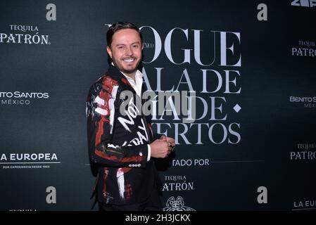 Mexico, Mexique.28 octobre 2021.Alan Ramre pose pour des photos pendant le tapis noir du Vogue Day of the Dead Gala au Centre de design allemand.Le 28 octobre 2021 à Mexico, Mexique.(Photo de Carlos Tischler/ crédit: EYEPIX Group/Alamy Live News Banque D'Images