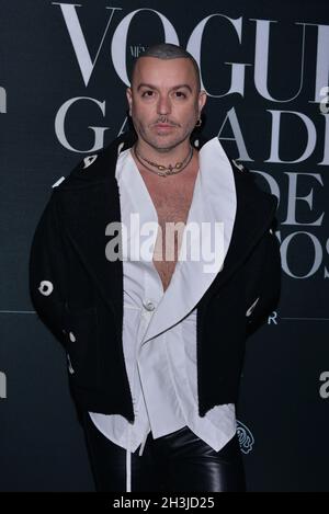 Mexico, Mexique.28 octobre 2021.Mancandy, designer de mode, pose pour des photos lors du tapis noir du Gala Vogue Day of the Dead au Centre de design allemand.Le 28 octobre 2021 à Mexico, Mexique.(Photo de Carlos Tischler/ crédit: EYEPIX Group/Alamy Live News Banque D'Images