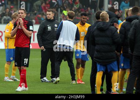 Football: 2.BL.- 15/16 - SC Freiburg contre Eintracht Braunschweig Banque D'Images