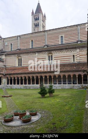 Cloître de San Zeno à Vérone Banque D'Images