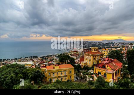 Coucher de soleil sur Naples Banque D'Images