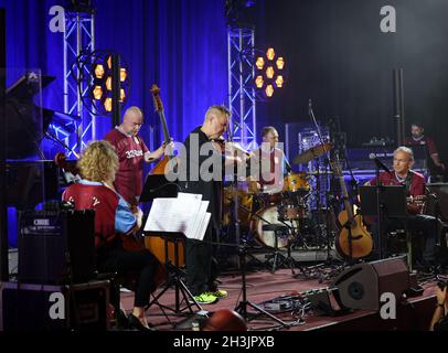 Cracovie, Pologne - 10 juillet 2021 : Nigel Kennedy en direct à la 26e édition du Festival de Jazz d'été à Cracovie Banque D'Images