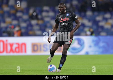 Naples, Italie.28 octobre 2021.Kalidou Koulibaly de SSC Napoli pendant la série Un match de football 2021/2022 entre SSC Napoli et le FC de Bologne au stade Diego Armando Maradona à Naples (Italie), le 28 octobre 2021.Photo Cesare Purini/Insidefoto crédit: Insidefoto srl/Alay Live News Banque D'Images