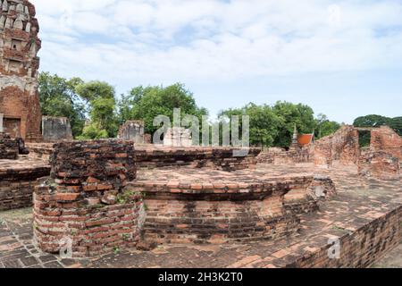 Ruines dans le temple complexe Wat Maha que dans Ayutthaya Banque D'Images