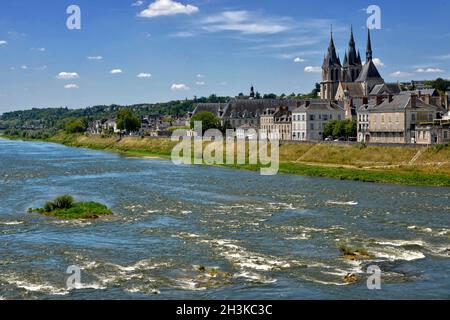 Bord de la Loire à Blois, commune et capitale du département de Loir-et-cher dans le Centre-Val de Loire, France Banque D'Images