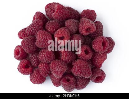 Framboises mûres, isolé sur fond blanc Banque D'Images