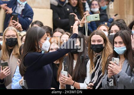 Tudela, Navarre, Espagne.29 octobre 2021.La reine Letizia d'Espagne assiste à la 21e édition du 'Festival de Cine Opera Prima Cuidad de Tudela au Moncayo Cinema le 29 octobre 2021 à Tudela, Espagne (Credit image: © Jack Abuin/ZUMA Press Wire) Banque D'Images