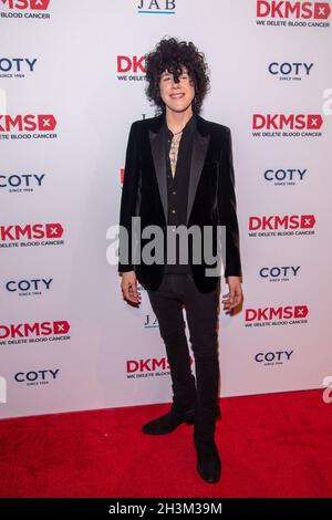 New York, États-Unis.28 octobre 2021.Laura Pergolizzi Ruffo, connue professionnellement sous le nom de LP, participe au gala du 30e anniversaire de DKMS à Cipriani Wall Street à New York.Crédit : SOPA Images Limited/Alamy Live News Banque D'Images