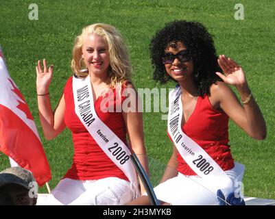 Toronto, Ontario / Canada - le 01 juillet 2008 : Miss Canada dans le défilé de la fête du Canada Banque D'Images