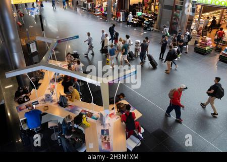 Vue surélevée du Concourse C à l'aéroport d'Amsterdam Schiphol, pays-Bas. Banque D'Images