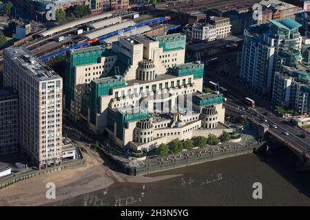 Royaume-Uni, Londres, vue aérienne du quartier général du Secret Intelligence Service Banque D'Images
