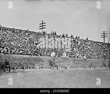 Fans de bleachers pour le premier match de la série mondiale, Shibe Park, Philadelphie, 9 octobre 1914. Banque D'Images