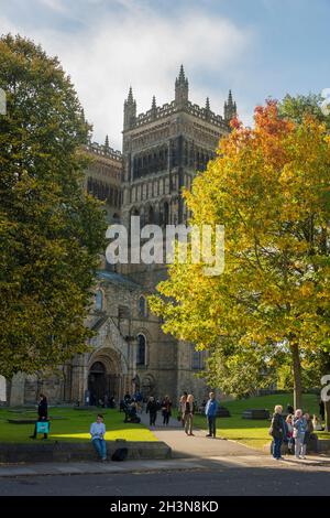 Vue extérieure de l'historique Durham Cathedral County Durham England Banque D'Images