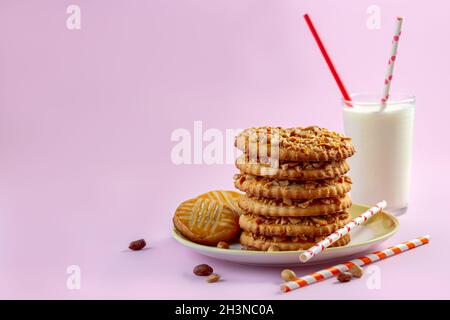 Pile de biscuits sablés en forme d'anneaux. Banque D'Images