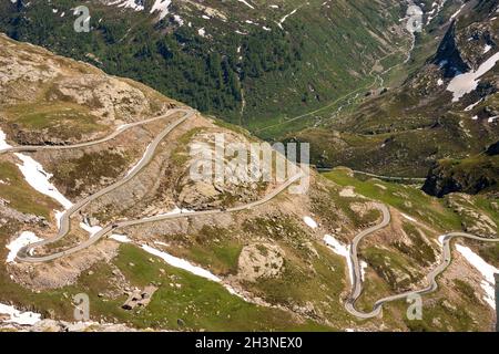 Routes de montagne entre Ceresole Reale et la colline de Nivolet autour du lac serrù, le lac Agnel, le lac de Nivolet dans le Piémont en Italie Banque D'Images