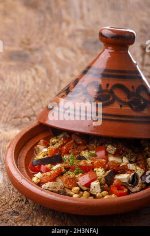 Poulet dans un tajine Banque D'Images