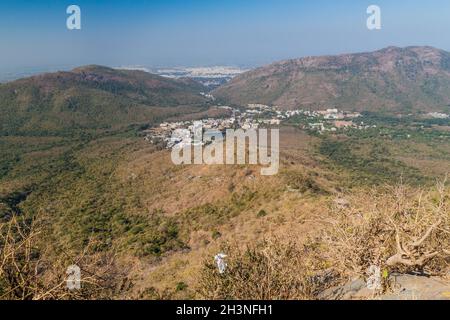 Vue aérienne du village de Bhavnath près de Junagadh dans l'État du Gujarat, en Inde Banque D'Images