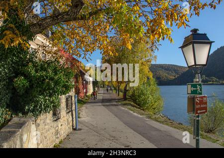 Dürnstein, petite ville sur le Danube, dans le district de Krems-Land, est l'une des destinations touristiques les plus visitées de la région de Wachau. Banque D'Images