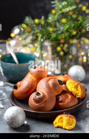 Pains au safran traditionnel.Noël suédois. Banque D'Images
