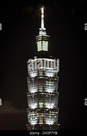 Taipei 101 nuit vue dont est visible de Xiangshan Taipei Banque D'Images