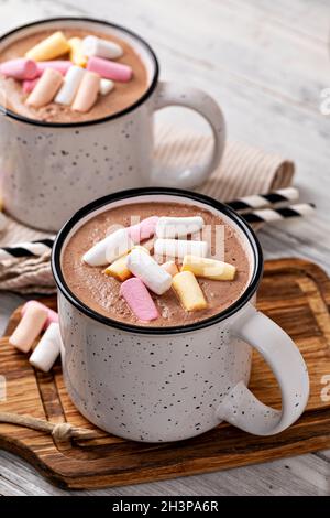 Chocolat chaud avec de la guimauve Banque D'Images