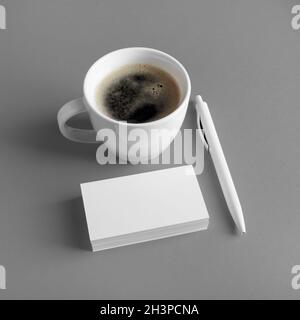 Cartes de visite, tasse à café, stylo Banque D'Images