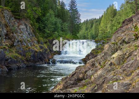 Cascade de Kivach à Carélie, en Russie Banque D'Images