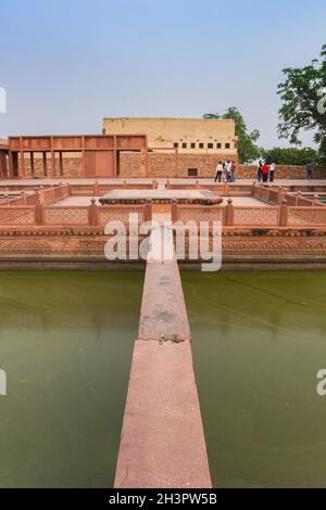 Piscine à l'ornement de la ville fantôme de Fatehpur Sikri à Agra, Inde Banque D'Images