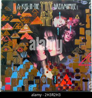 Siouxsie et les Banshees 1982 Kiss dans le Dreamhouse années 1980 Original Vintage Vinyl Record Album Sleeve A Banque D'Images